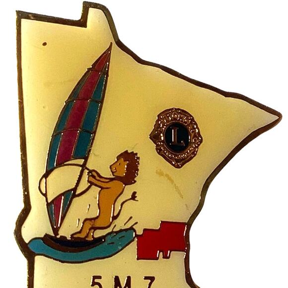 Vintage 1999 Lions Club Int. Sailing to San Diego Lapel Pin, District 5M7 MN - Picture 3 of 4